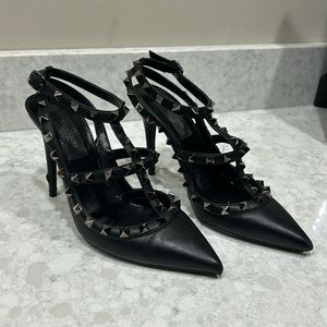 Valentino Garavani Noir Rockstud Heels 36 1/2